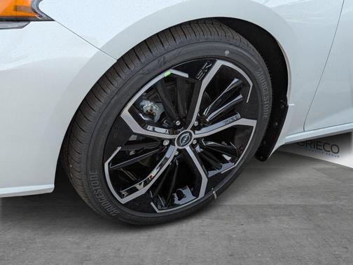 Pearl White Tricoat 2025 Nissan Altima SR FWD