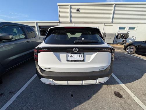 2025 Nissan Kicks SV