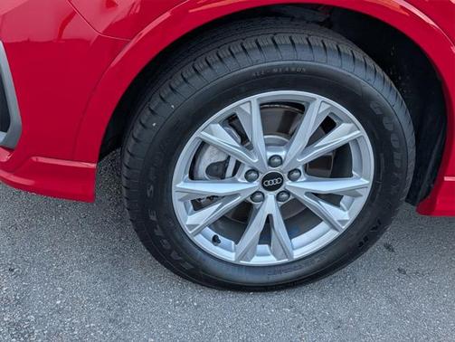 2022 Audi Q3 45 S line Premium