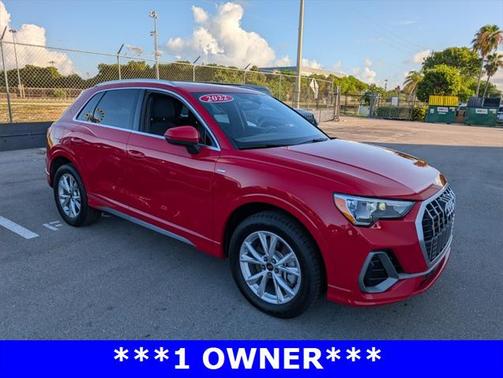 2022 Audi Q3 45 S line Premium