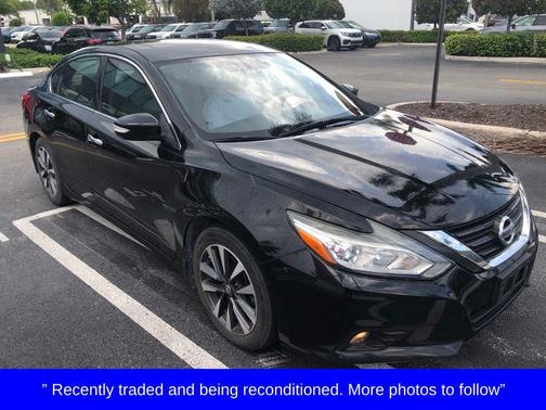 Super Black 2016 Nissan Altima 2.5 SV