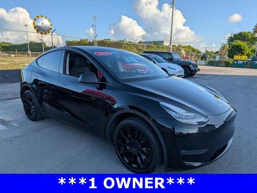 2022 Tesla Model Y Long Range Dual Motor All-Wheel Drive