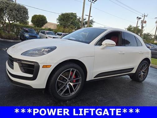 2022 Porsche Macan Base