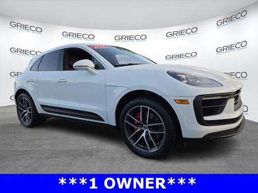 2022 Porsche Macan Base