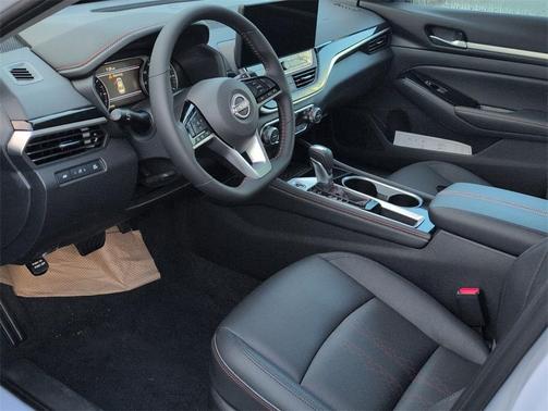 2025 Nissan Altima SR FWD