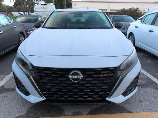 2025 Nissan Altima SR FWD