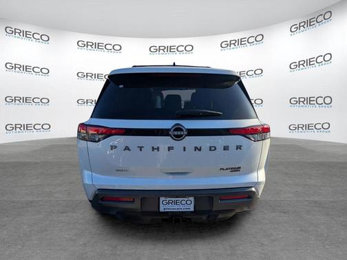 Everest White Pearl Tricoat 2026 Nissan Pathfinder Platinum