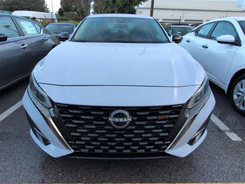 2025 Nissan Altima SR FWD