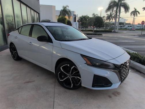 2025 Nissan Altima SR FWD