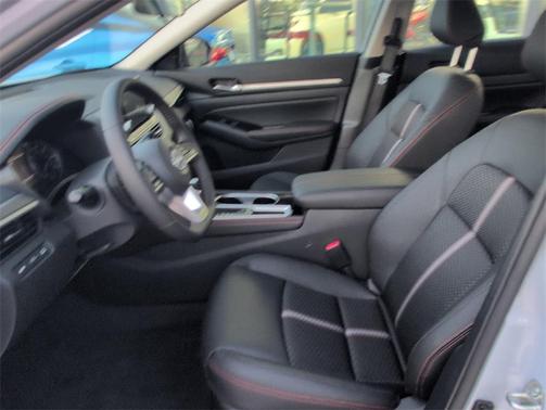 2025 Nissan Altima SR FWD