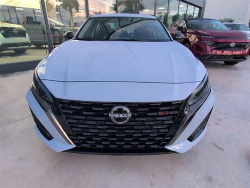 2025 Nissan Altima SR FWD