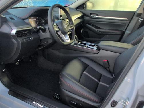 2025 Nissan Altima SR FWD