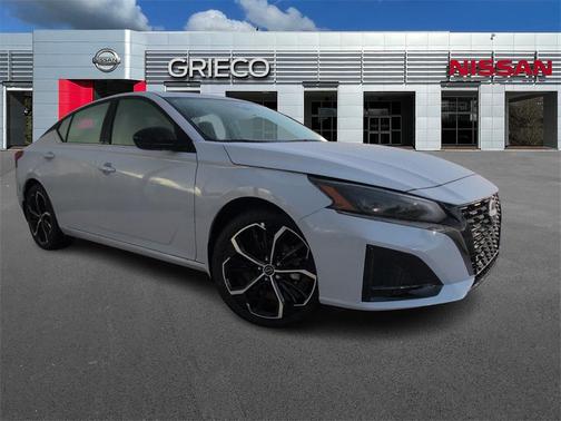 2025 Nissan Altima SR FWD