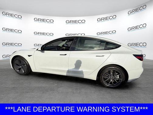 Pearl White Multi-Coat 2023 Tesla Model 3 Standard Range
