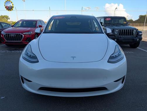 2022 Tesla Model Y Long Range Dual Motor All-Wheel Drive