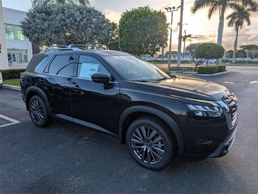 2025 Nissan Pathfinder SL FWD