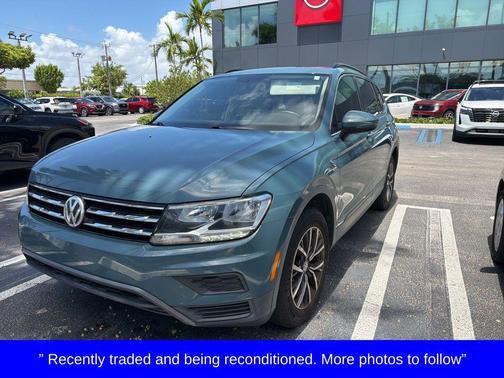 Stone Blue Metallic 2019 Volkswagen Tiguan 2.0T SE