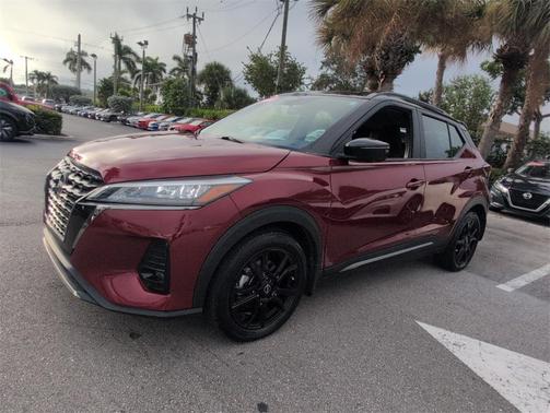 2023 Nissan Kicks SR
