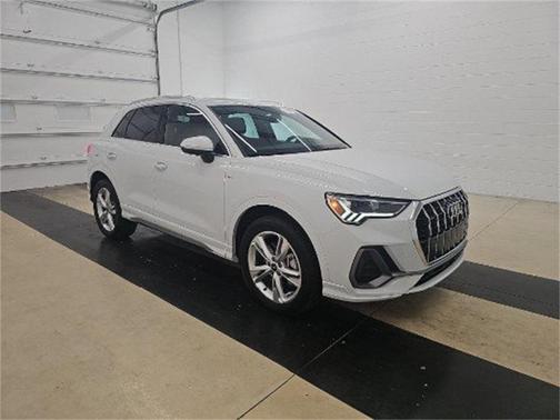 2024 Audi Q3 45 S line Premium Plus
