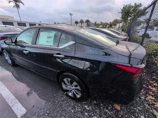 2025 Nissan Altima S FWD