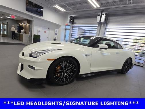 2024 Nissan GT-R Premium Dual-clutch 6-Speed Transmission