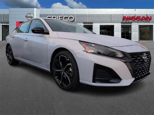 2025 Nissan Altima SR FWD