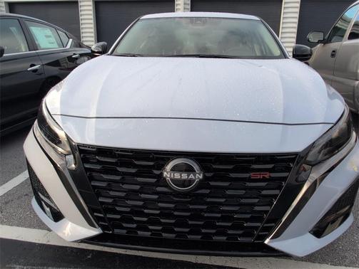 2025 Nissan Altima SR FWD