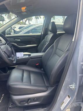 Boulder Gray Pearl 2025 Nissan Rogue SL