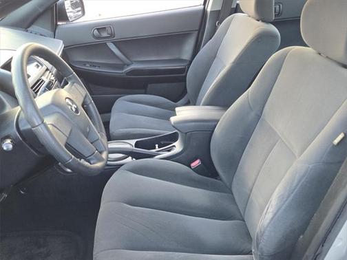 2006 Mitsubishi Galant Base