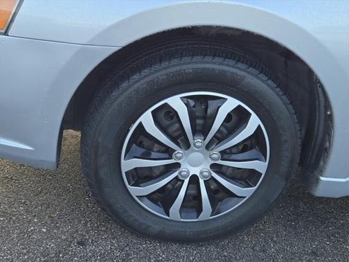 2006 Mitsubishi Galant Base