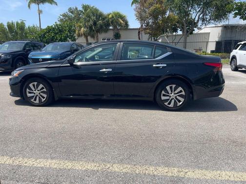Super Black 2020 Nissan Altima S FWD