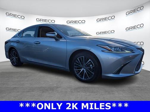 2025 Lexus ES 350 Base