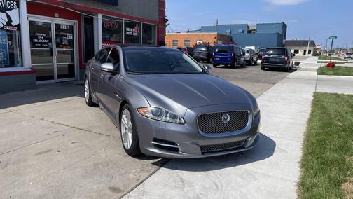 2013 Jaguar XJ Base