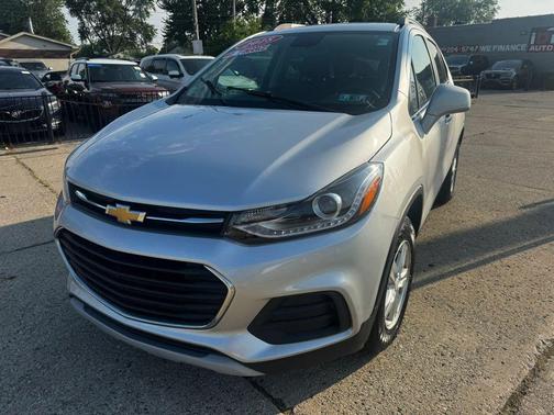 Silver 2018 Chevrolet Trax LT