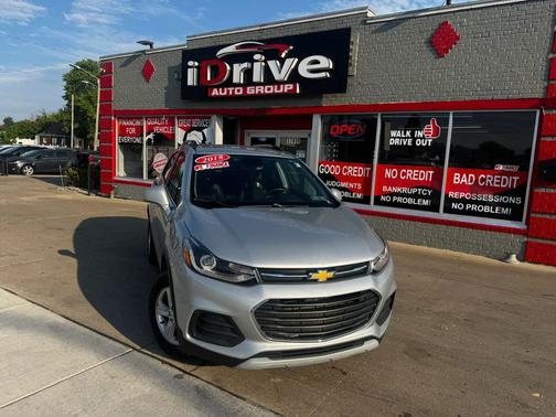 Silver 2018 Chevrolet Trax LT