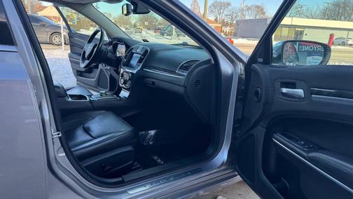 2017 Chrysler 300C Base