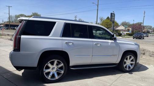 2016 Cadillac Escalade Luxury
