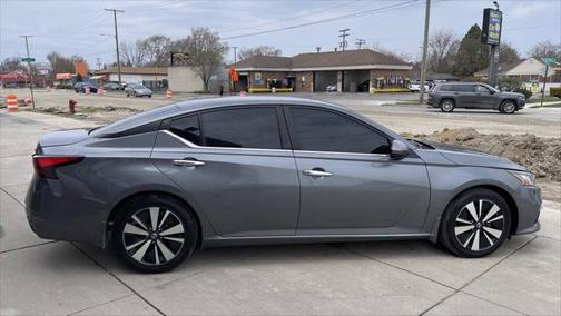 2021 Nissan Altima 2.5 SV