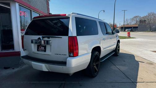 White Diamond Tricoat 2011 Cadillac Escalade ESV Sport