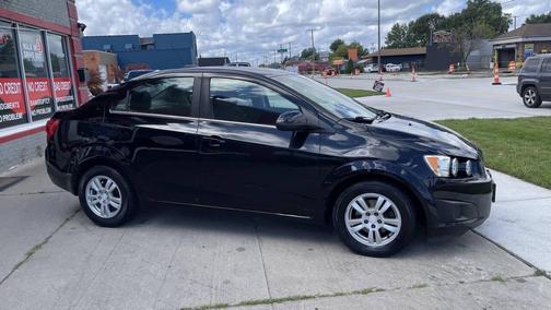 2016 Chevrolet Sonic LT