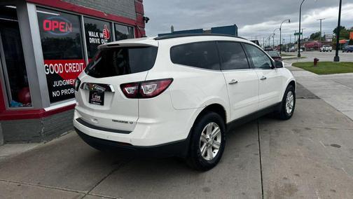 White 2014 Chevrolet Traverse 1LT