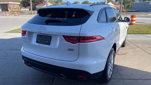 2017 Jaguar F-PACE 35t Prestige