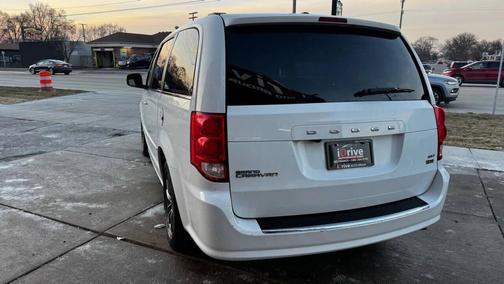 White Knuckle Clearcoat 2017 Dodge Grand Caravan GT