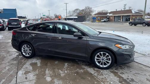 2020 Ford Fusion SE