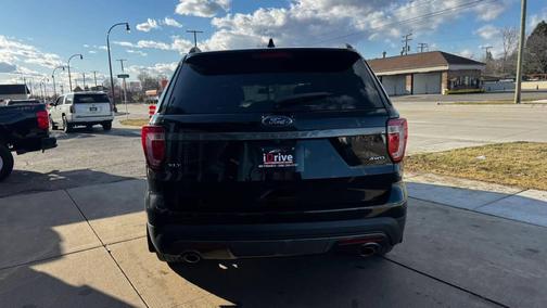 Magnetic Metallic 2017 Ford Explorer sport