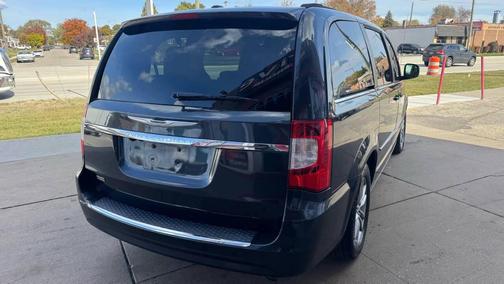 2014 Chrysler Town & Country Touring