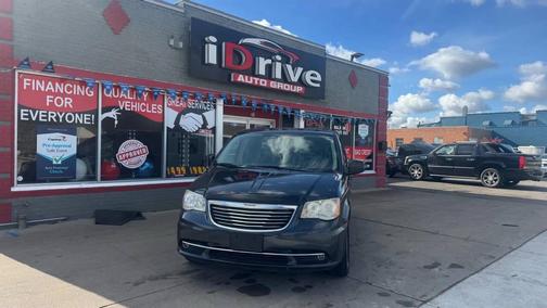 2014 Chrysler Town & Country Touring