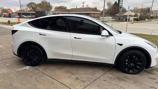 2022 Tesla Model Y Long Range Dual Motor All-Wheel Drive