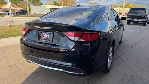 2015 Chrysler 200 Limited