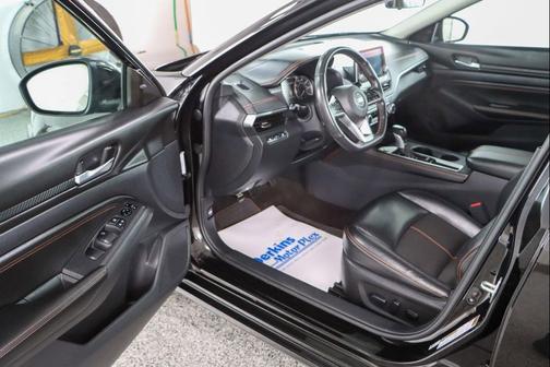 Super Black 2021 Nissan Altima SR FWD